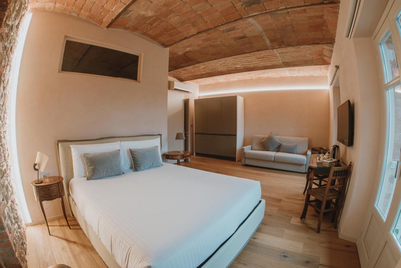La Cascina Di Carlotta 1846 Agriturismo Alba  Buitenkant foto