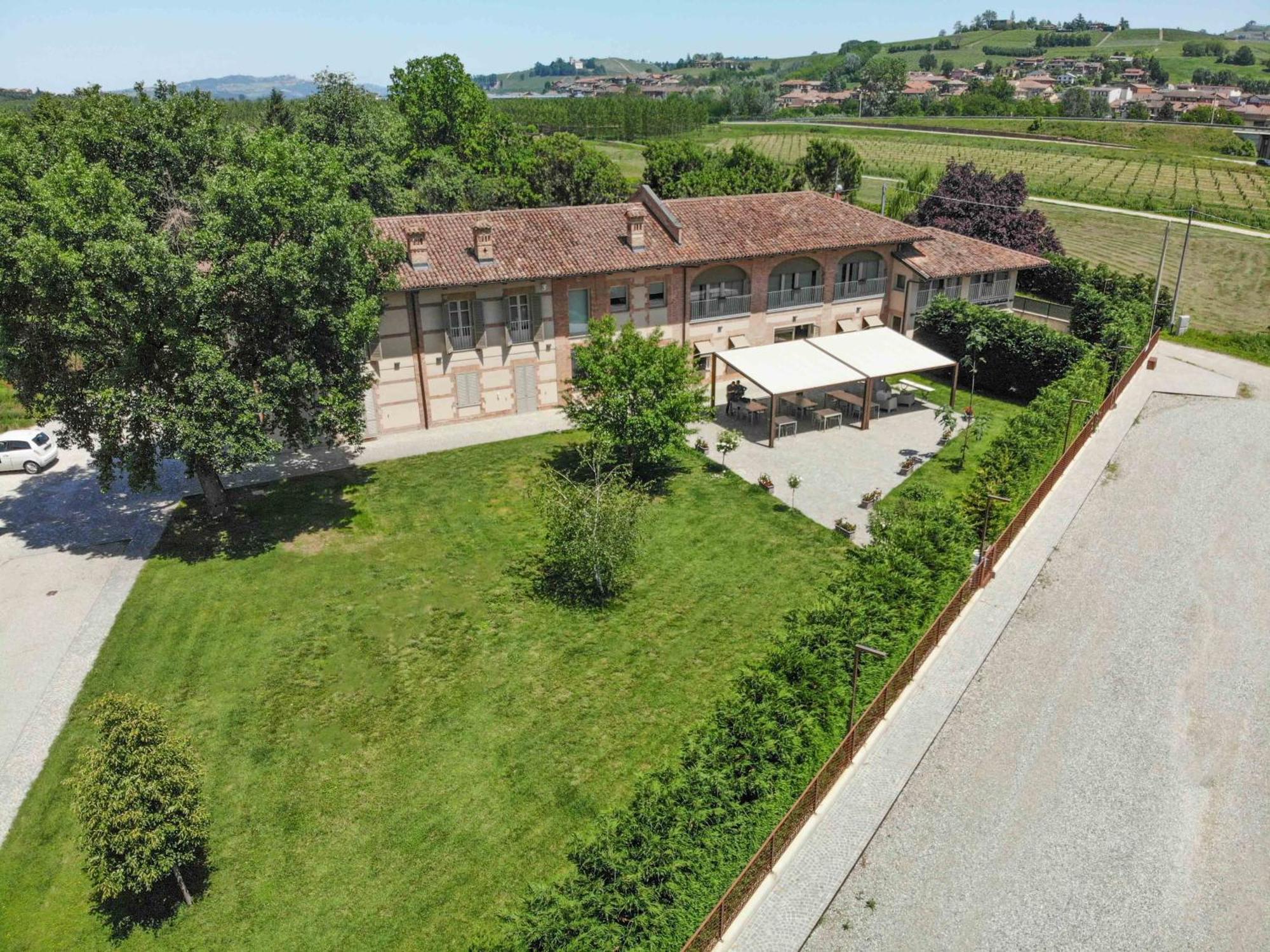 La Cascina Di Carlotta 1846 Agriturismo Alba  Buitenkant foto